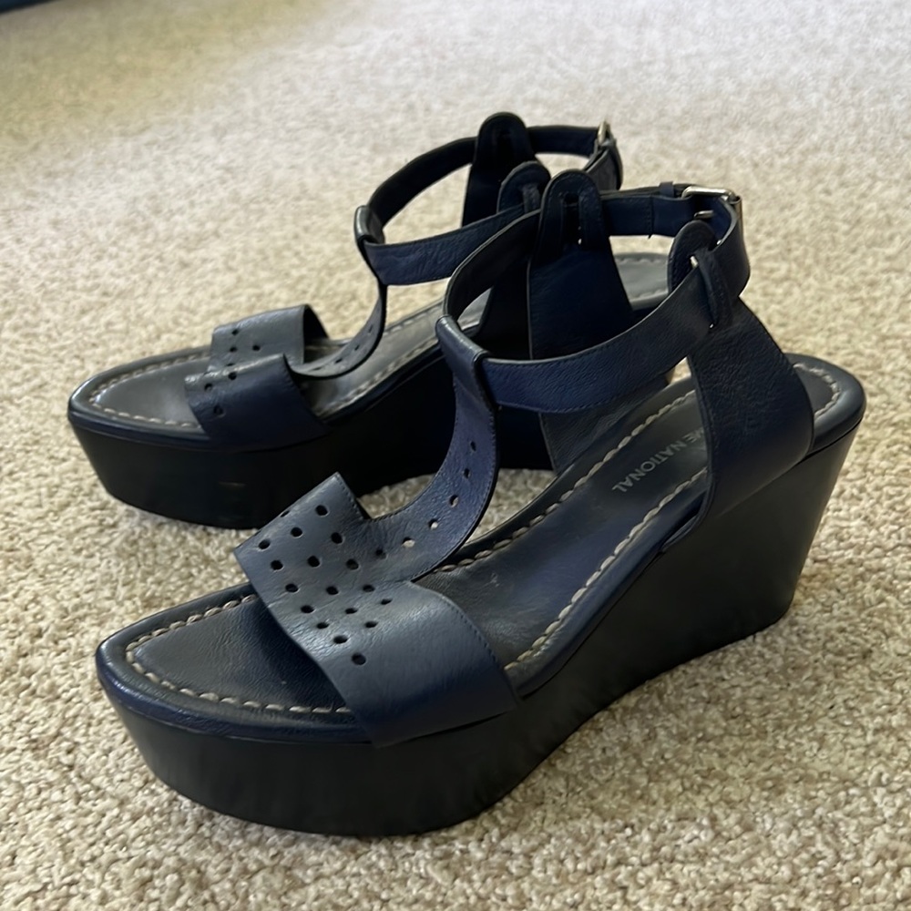 COSTUME NATIONAL navy blue wedge heels size 40 (10) 😍